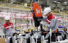 November auto output hits record high as peak buying season nears