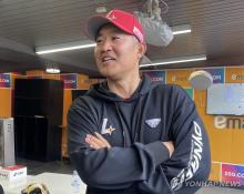 This April 3, 2024, file photo shows SSG Landers manager Lee Sung-yong before a Korea Baseball Organization regular-season game against the Doosan Bears at Incheon SSG Landers Field in Incheon, west of Seoul. (Yonhap)