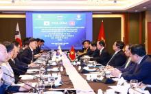 An overview of the working lunch (Photo: VNA)