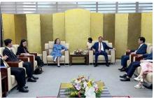 Chairman of Da Nang People’s Committee Le Trung Chinh hosts a reception for New Zealand Ambassador to Vietnam Caroline Beresford on October 1 (Photo: VNA)