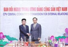 Vietnamese, DPRK senior party officials hold talks