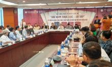 At the ceremony to release the book (Photo: VNA)