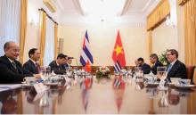 At the talks between Vietnamese Deputy Prime Minister and Minister of Foreign Affairs Bui Thanh Son (second, left) and Cuban Minister of Foreign Affairs Bruno Rodríguez Parrilla (first, right). (Photo: VNA)