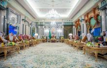 Custodian of the Two Holy Mosques Receives Speaker of Kuwait's National Assembly, Sheikhs, General President of Affairs of Grand Mosque and Prophet’s Mosque, Imams of Grand Mosque