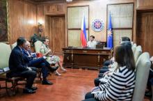 President Ferdinand R. Marcos Jr. welcomes the top executives of Aboitiz Equity Ventures Inc. and Coca-Cola Europacific Partners at Malacañan Palace in Manila on Monday (Feb. 26, 2024).
