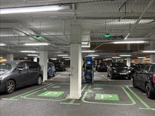 An EV parking lot in the UK (Photo: VNA)