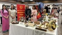 Vietnamese firms join charity fair in Canada