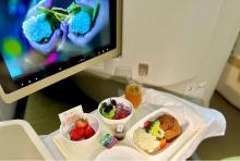 An in-flight meal with local culinary delights of Vietnam Airlines. (Photo: VNA)