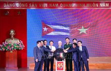 The launch of the fundraising campaign themed “65 Years of Vietnam – Cuba Solidarity” on August 13. ( Photo: VNA)