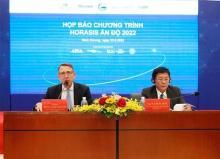 Mai Hung Dung (R), Vice Chairman of the provincial People’s Committee, and Dr. Frank-Jürgen Richter, Chairman of Horasis, at the press conference (Photo: VNA)