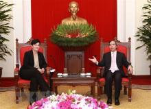 Politburo member and Chairman of the Party Central Committee’s Economic Commission Nguyen Van Binh (R) hosts Stephanie von Friedeburg, Chief Operating Officer at the International Finance Corporation (IFC). (Photo: VNA)