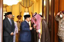Indonesian Defense Minister Prabowo Subianto met with Saudi Arabian Prince Khalid bin Salman during a visit to the country on Monday (March 7, 2022). (ANTARA/HO-Public Relations Of The Defense Ministry/KT)