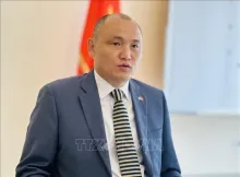 Ambassador of the Republic of Kazakhstan to Vietnam, Kanat Tumysh, speaks to the press about the visit and bilateral cooperation. (Photo: VNA)