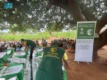 KSrelief Distributes More Than 12 Tons of Food Baskets in Mozambique