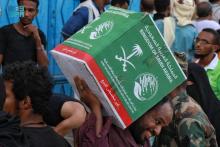 KSrelief Distributes More than 34 Tons of Food Baskets in Aden