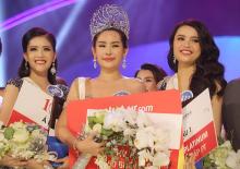 Le Au Ngan Anh, a 22-year-old beauty from the Mekong Delta province of Tien Giang, is crowned Miss Ocean Vietnam 2017. (Photo: VNA)