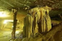 Nguom Ngao cave in Cao Bang is one of the most beautiful caves in Vietnam (Photo: VNA)