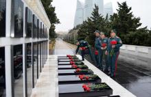 Azerbaijan, Kazakhstan discuss military cooperation
