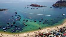 The sea off the coast of Quy Nhon city, Binh Dinh province (Photo: VNA)