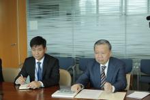 Minister of Public Security To Lam (R) in a working session with  Vladimir Voronkov, UN Under-Secretary-General for Counter-Terrorism in New York (Photo: VNA)