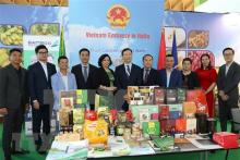 The Vietnamese pavilion called “Fruit Garden of Vietnam” exhibits fruit processed products, tea, coffee, spices and others. (Photo: VNA)