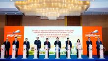 At the ceremony to announce direct route between Ho Chi Minh City and China’s Xi'an. (Photo: VNA)