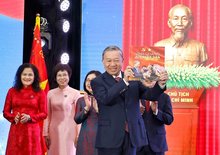 VNA expresses gratitude for congratulations on 80th Traditional Day