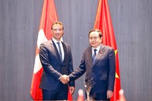 NA Chairman Tran Thanh Man (R) meets with President of the Swiss Council of States Andrea Caroni in Geneva on July 29. (Photo: VNA)