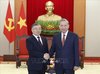 General Secretary of the Communist Party of Vietnam Central Committee To Lam (R) receives Li Shulei, Politburo member, Secretary of the Communist Party of China Central Committee’s Secretariat, and Head of the CPC Central Committee’s Publicity Department. (Photo: VNA)