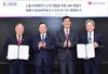 This photo, taken Oct. 30, 2025, shows LG Chem Vice Chairman and CEO Shin Hak-cheol (2nd from R), Sinopec Corp. Chairman Hou Qijun (2nd from L) and other officials posing after signing an agreement to jointly develop sodium-ion battery materials at LG Chem's headquarters in Seoul. (PHOTO NOT FOR SALE) (Yonhap)